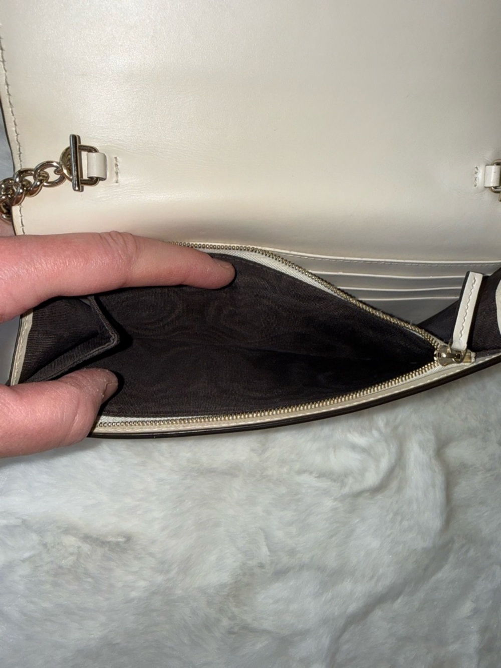 Gucci Guccissima Leather Wallet on a Chain - Picture 10 of 16